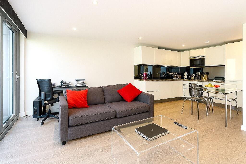 Apartment in London, Highbury - View 3