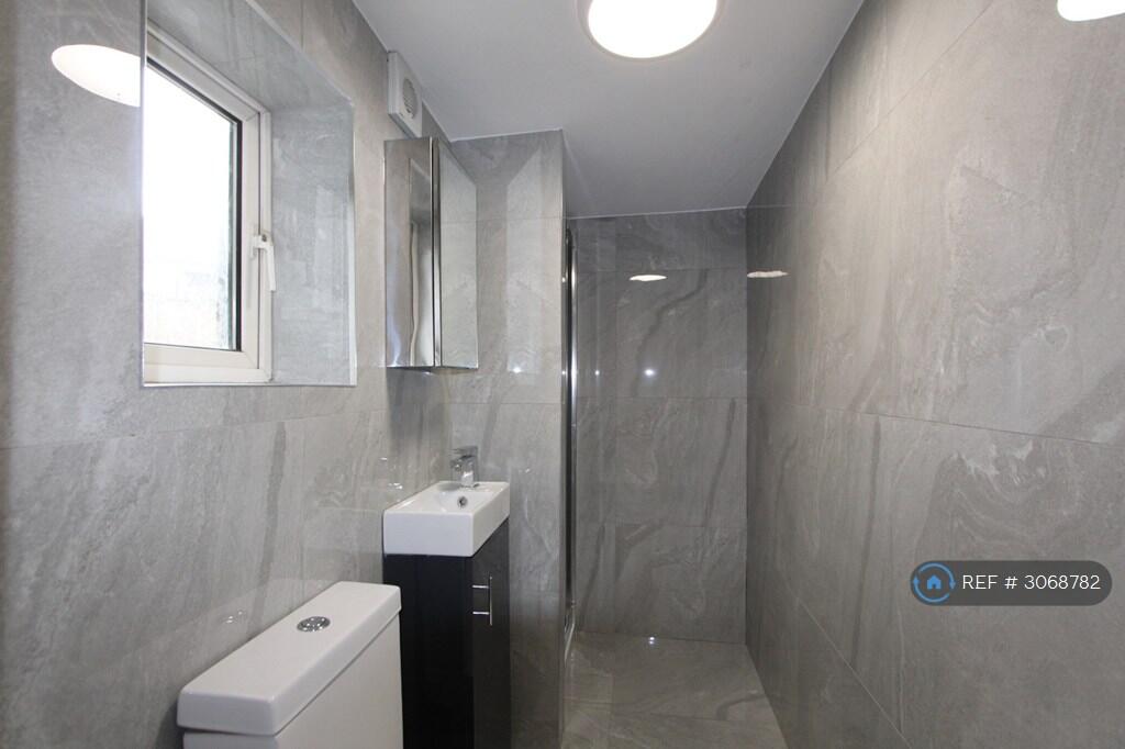 Apartment in London - View 3