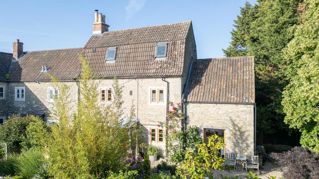 House in Chippenham, Hardenhuish, Sheldon - View 2