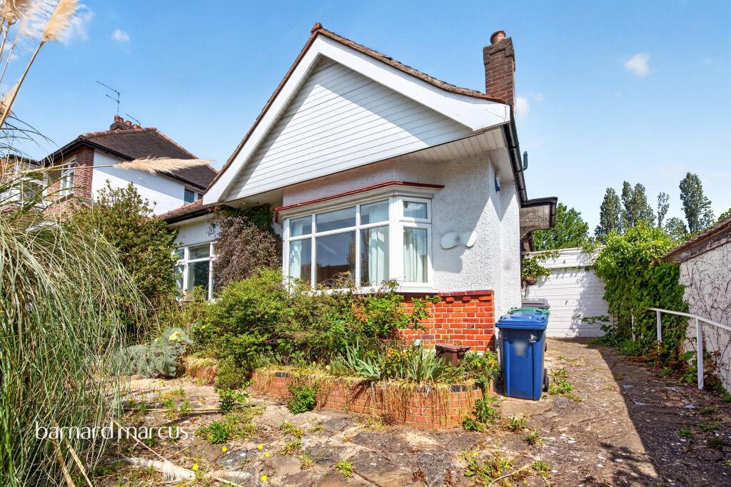 Main image of property: Valley Avenue, London