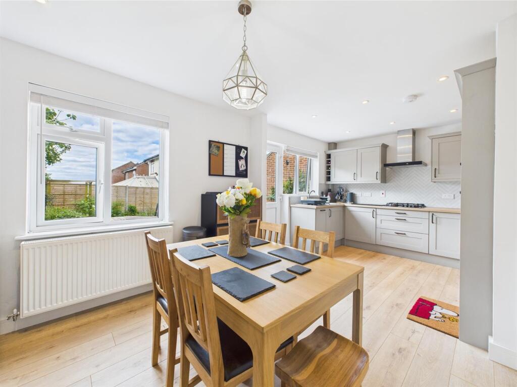 Wetherleigh Drive, Highnam, Gloucester photo 2