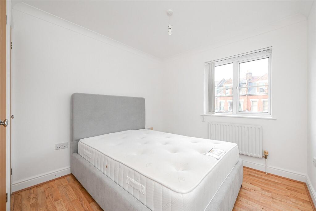 Apartment in London, Strawberry Hill - View 5