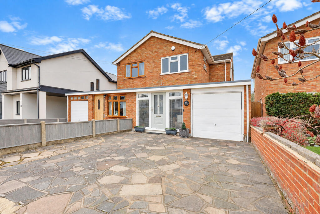 3-bed semi-detached on High Elms Road, Hockley, SS5, £425,000