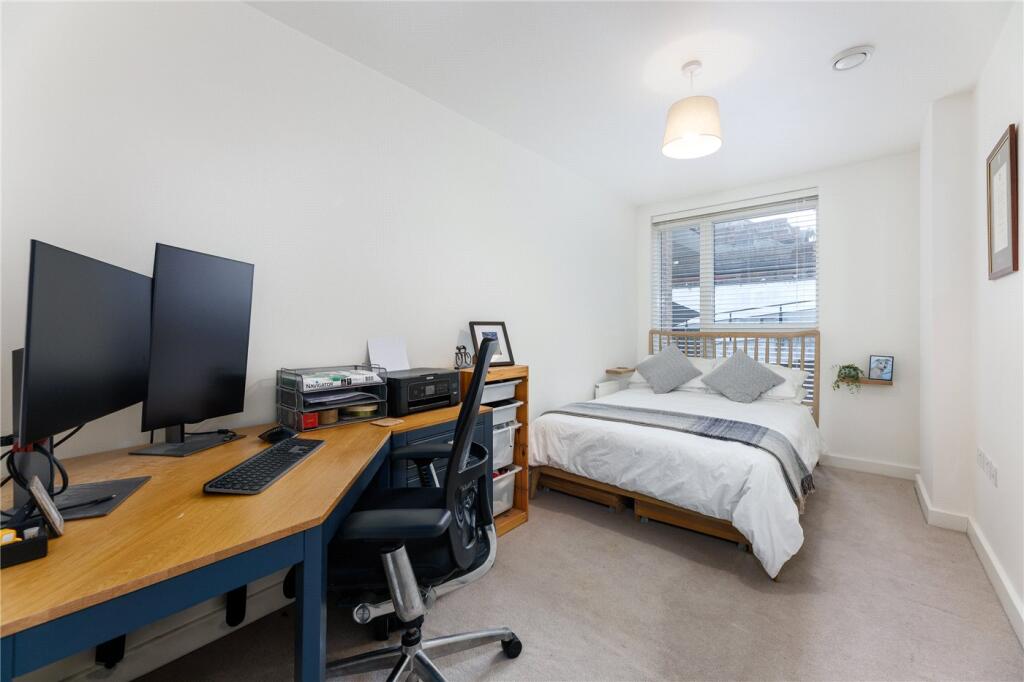 Roehampton Lane, London, SW15 photo 3