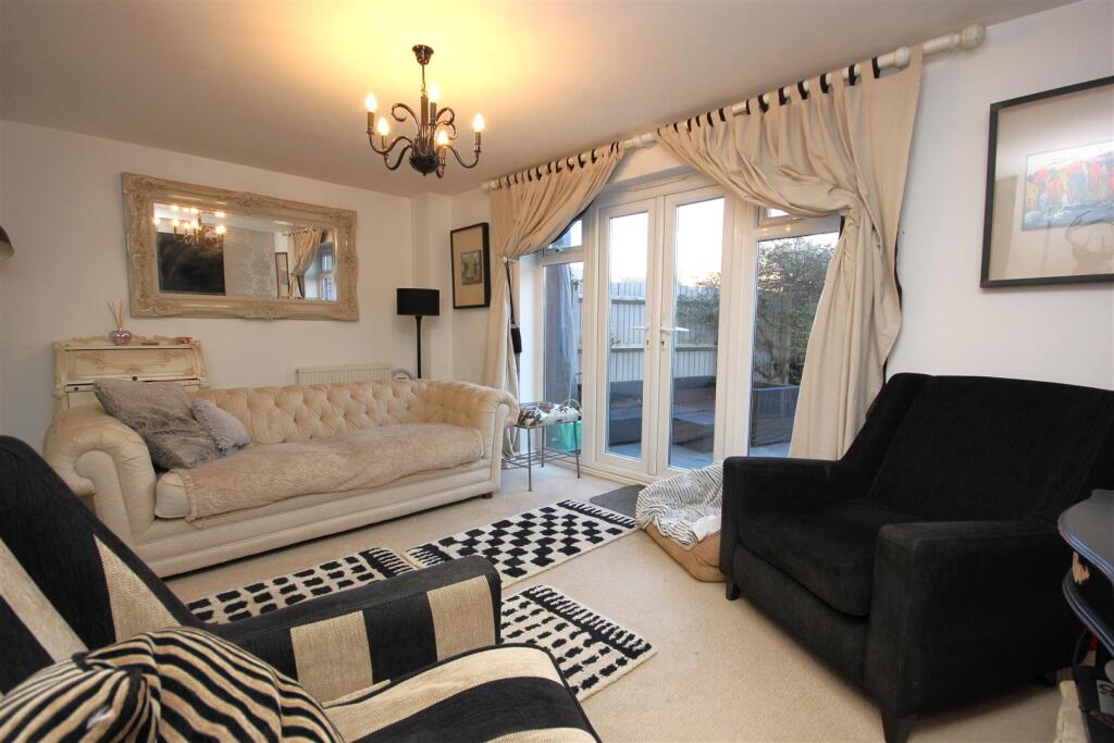 House in Higham Ferrers, North Northamptonshire - View 2