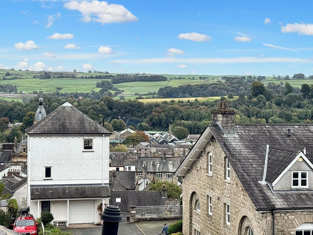 High Fellside, Kendal, LA9 photo 2
