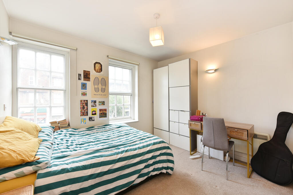 Apartment in London - View 5
