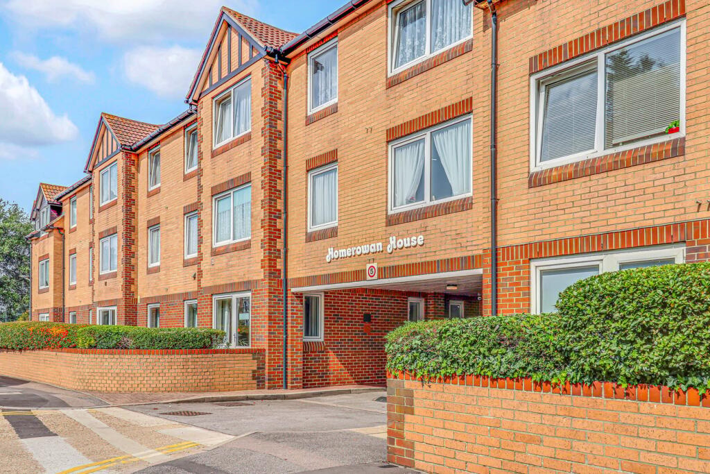 2-bed other on Station Road, Thorpe Bay, SS1, £195,000