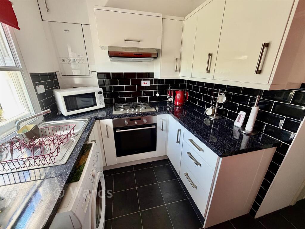 Apartment in Rochester, Kent - View 4