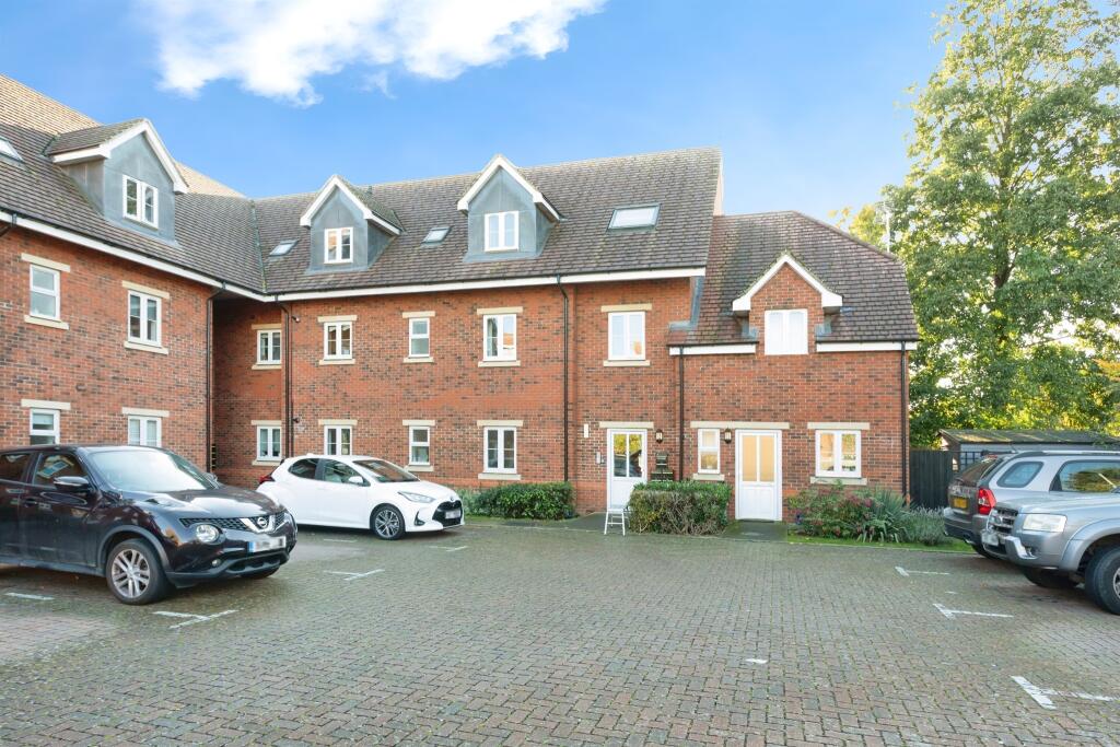 Main image of property: Green Farm Road, NEWPORT PAGNELL