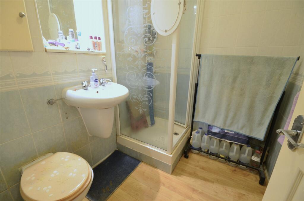Apartment in East Grinstead, Sunnyside - More
