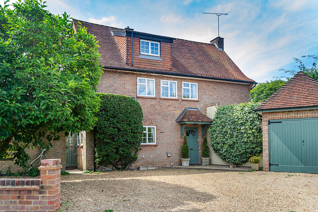 House in Tatling End, Gerrards Cross