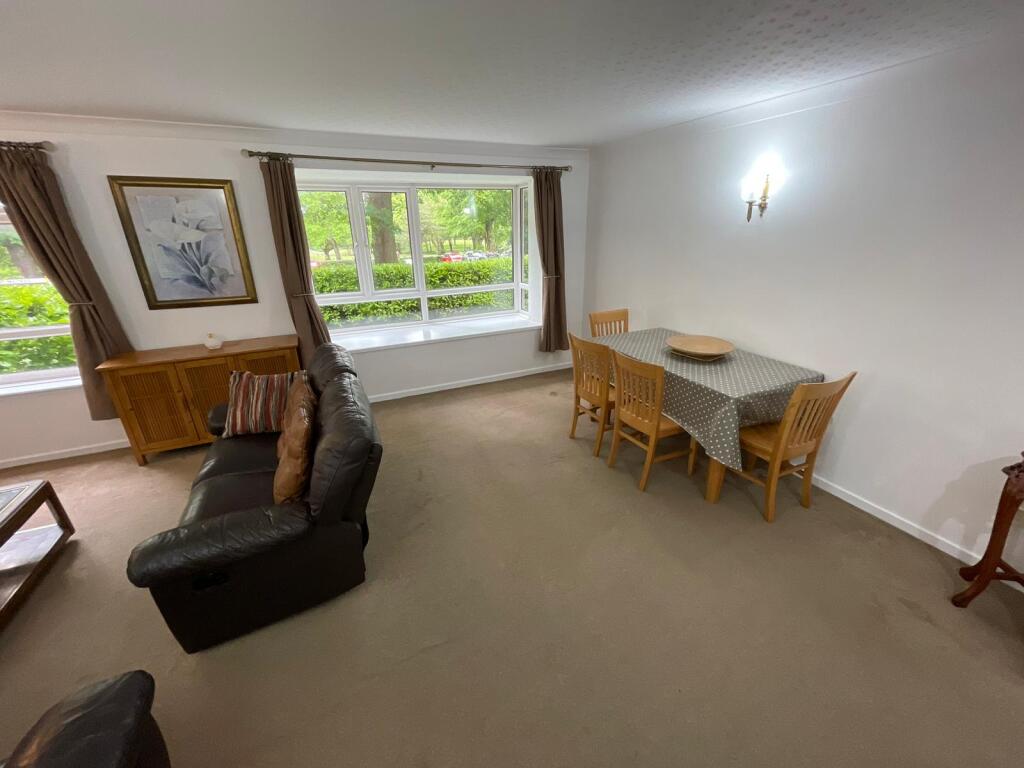 Apartment in Solihull, West Midlands - More