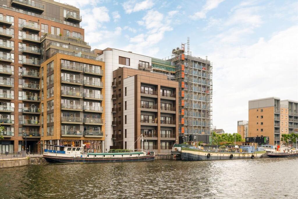 Main image of property: Selsdon Way, Canary Wharf
