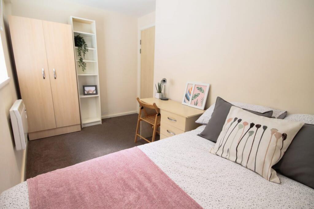 Apartment in Newcastle upon Tyne - View 3