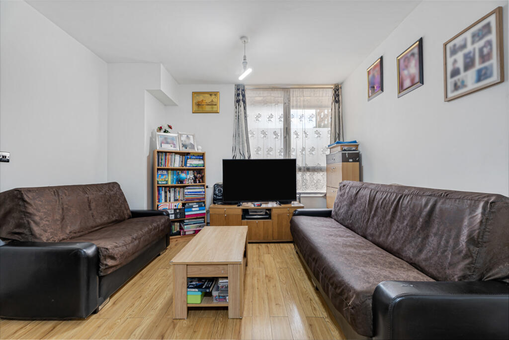 Apartment in Sunbury-on-Thames, Sunbury Common, Kempton Park - More