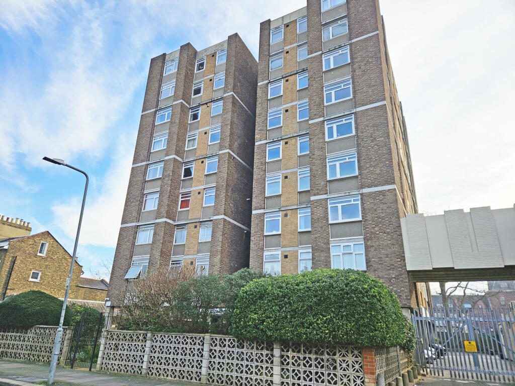 Main image of property: Valebrook, Ilford, Essex, IG1