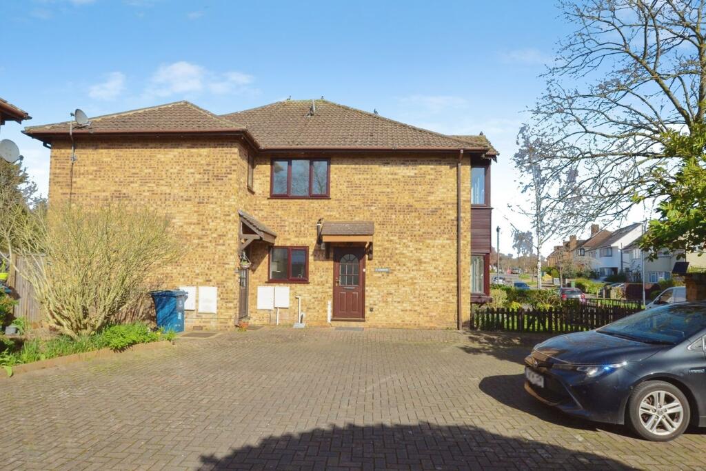 Main image of property: The Avenue, Harrow, HA3