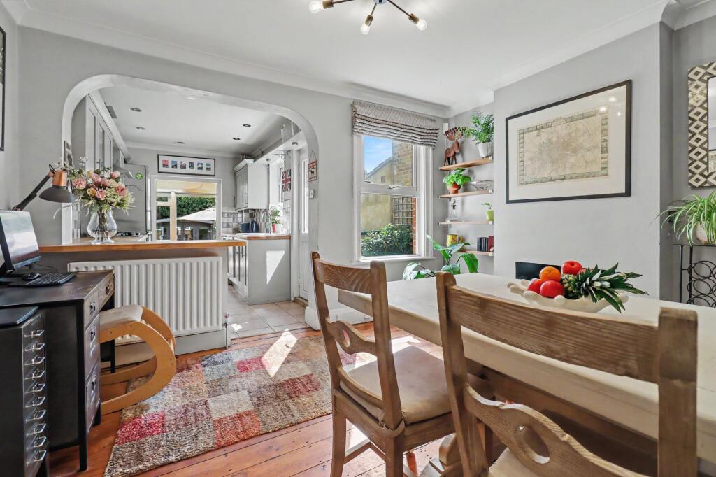 House in Elmbridge, Molesey - View 5