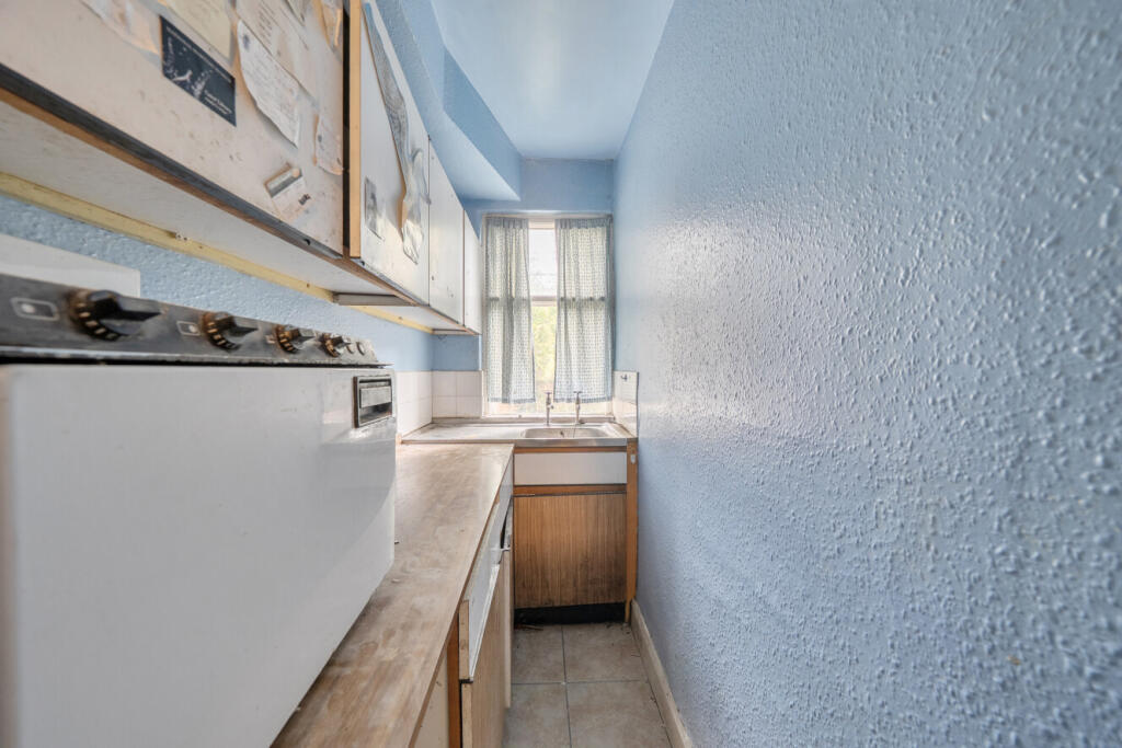 Apartment in London - View 5