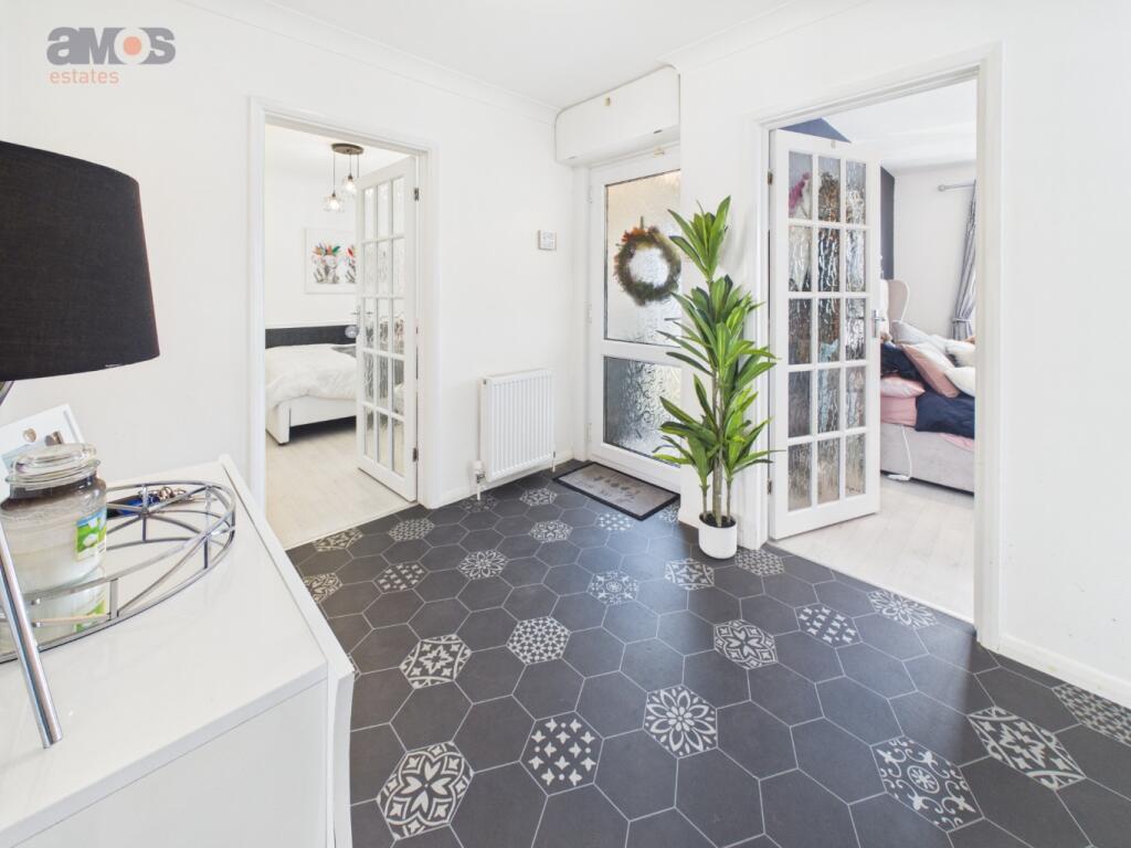 House in Rochford, Hockley - View 5
