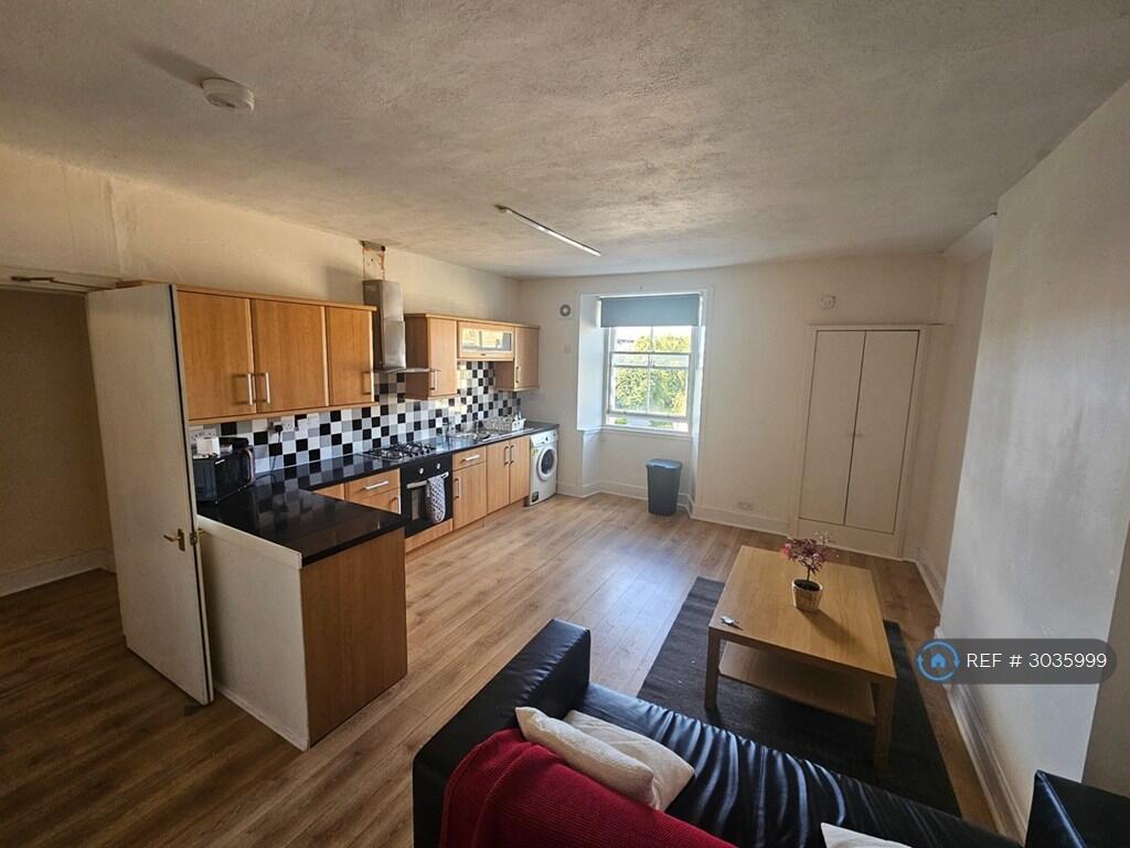 Apartment in Edinburgh - More