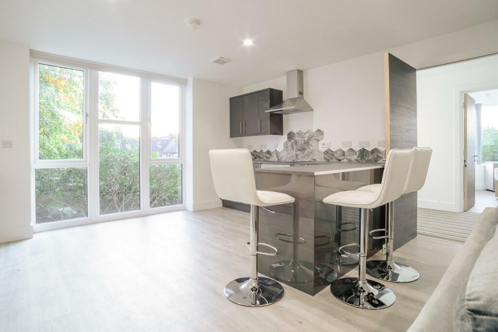 Main image of property: FREE TRAM PASS**£165pppw inclusive of bills** Sherwood, Queens Road East, Beeston, Nottingham