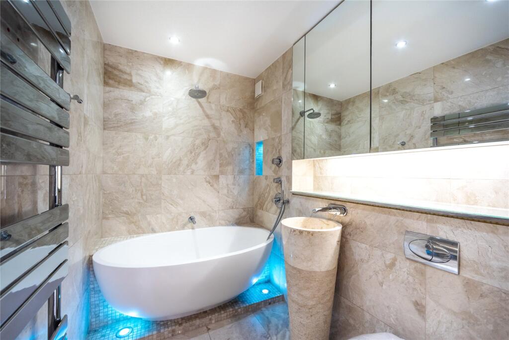 Apartment in Twickenham - More