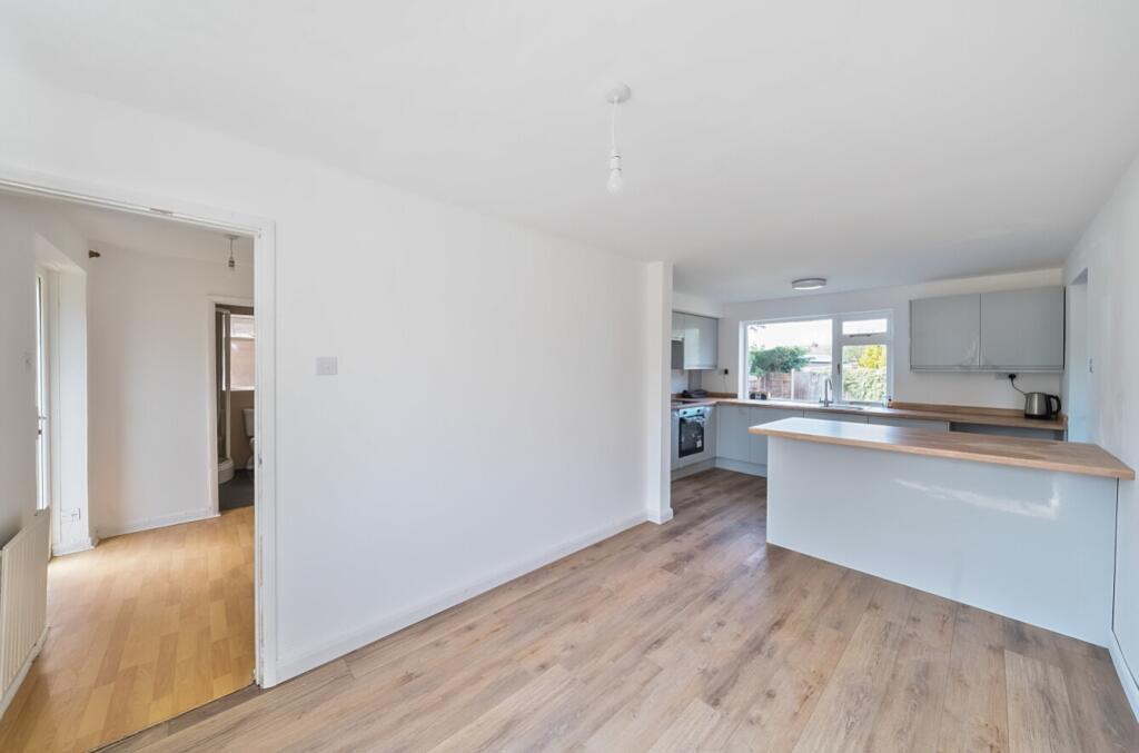 Waterloo Paddock, Leadenham, Lincoln, LN5 - View 4