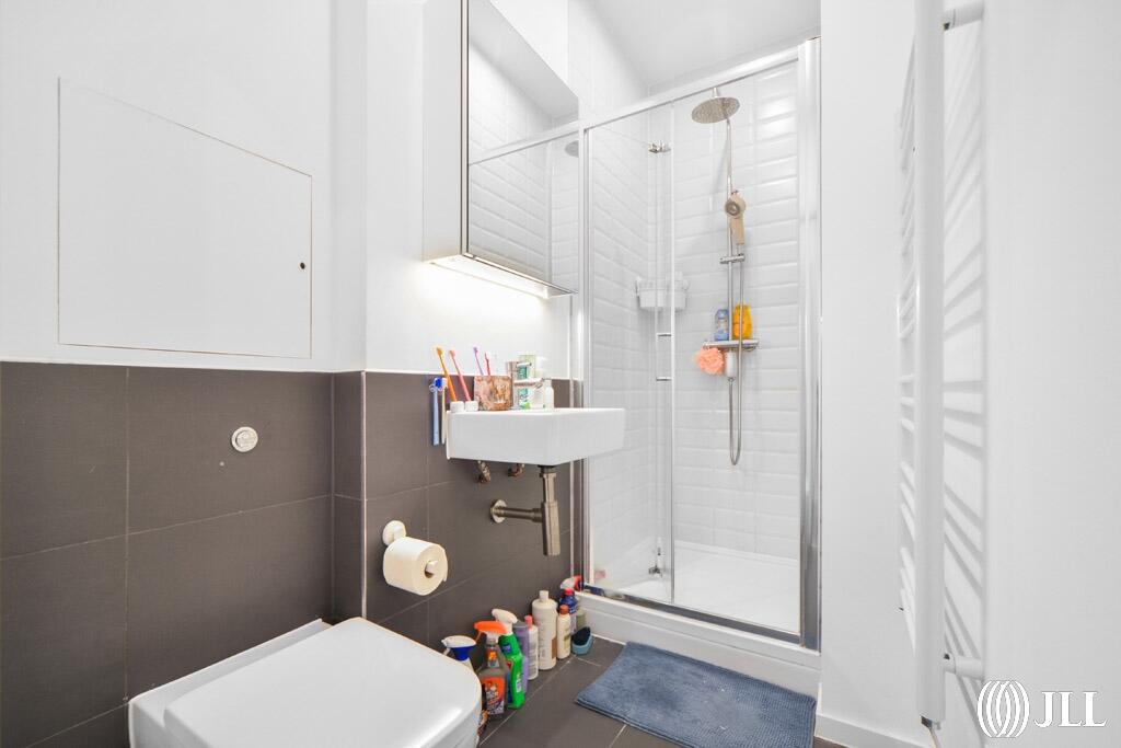 Apartment in London, Mill Meads, West Ham - More