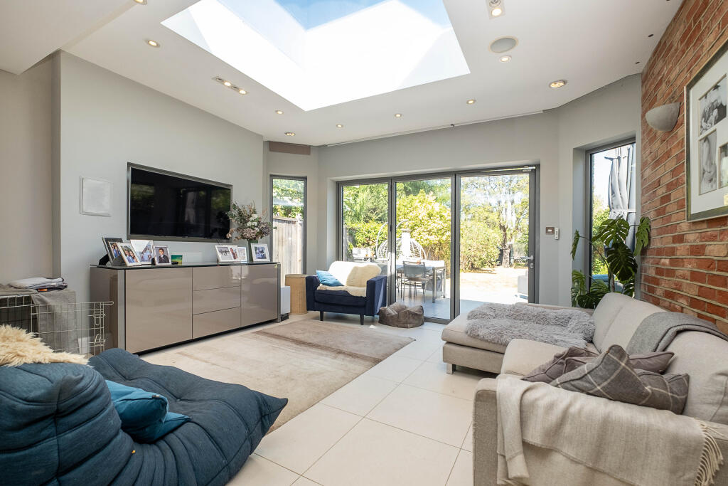 House in London - View 5