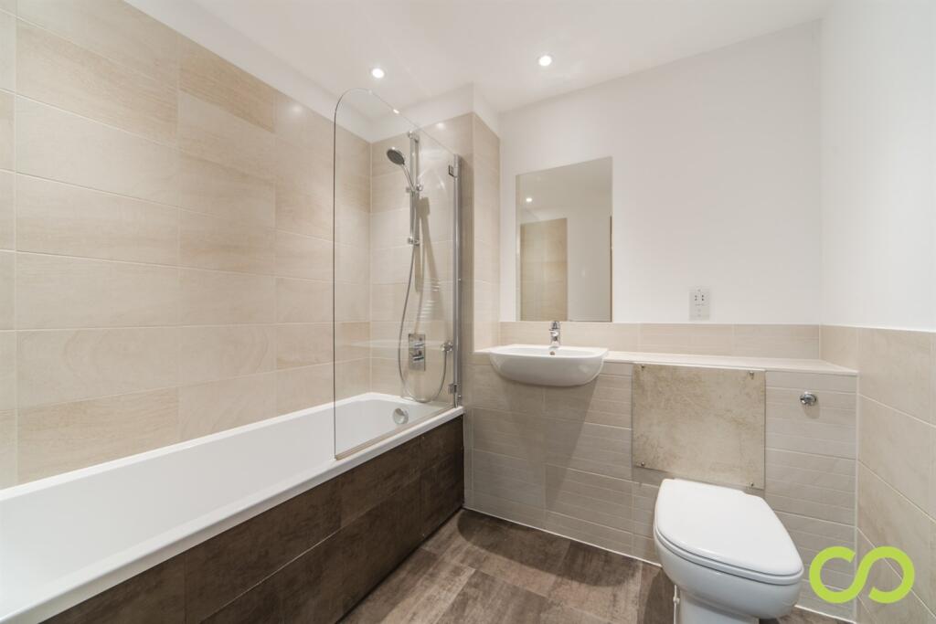 Compton House, Sussex Way, Holloway, N7 photo 4