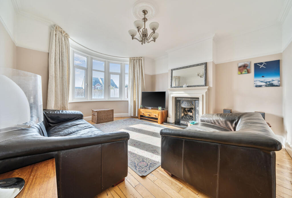 Main image of property: Bath Road & ANNEXE, Keynsham, Bristol, Somerset, BS31