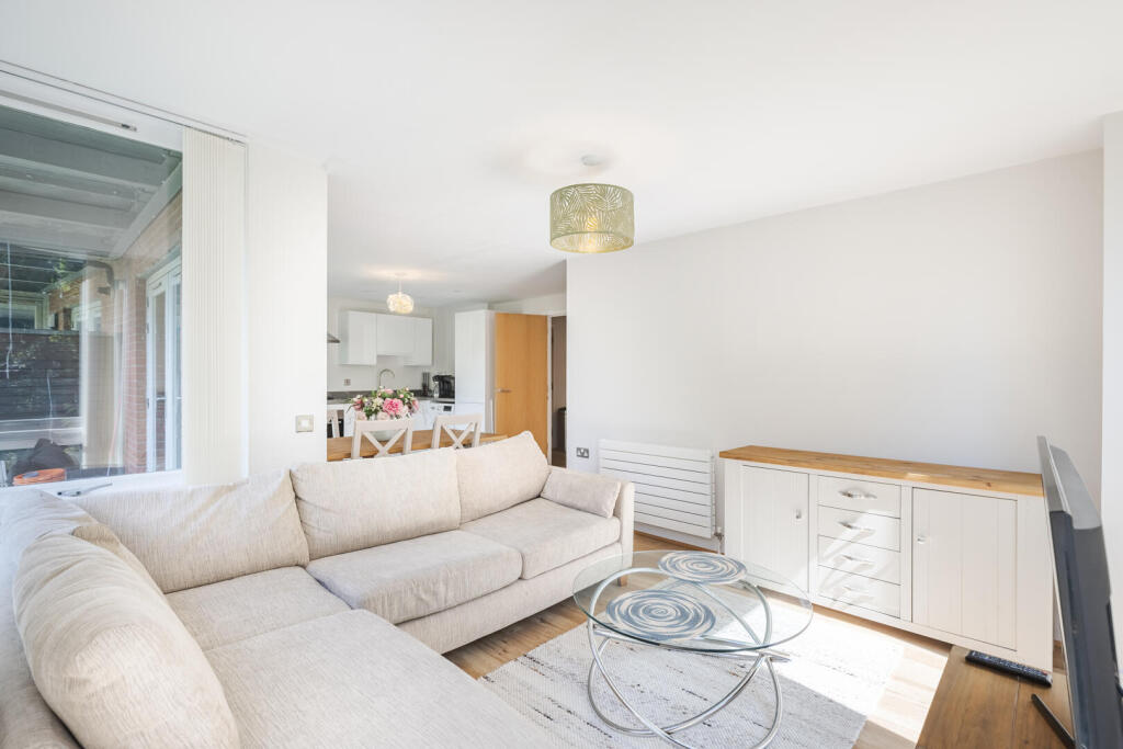 Apartment in London, Shepherd's Bush - More