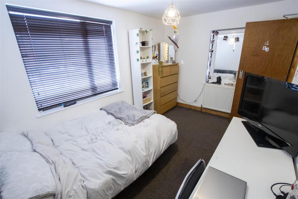 Additional image 7 of Warwards Lane, Birmingham, West Midlands, B29