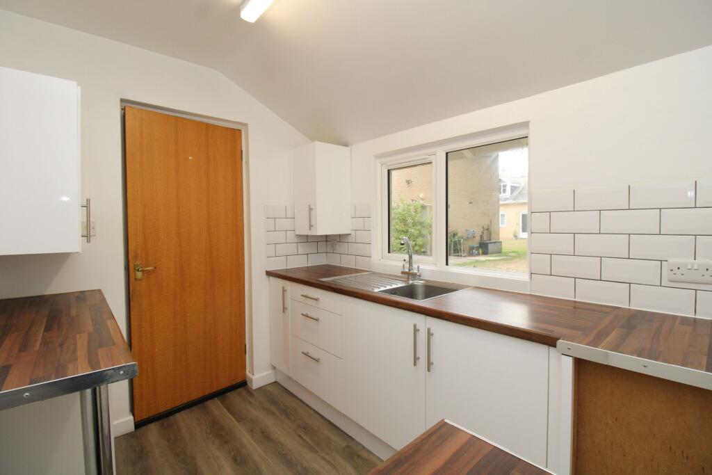 Apartment in Torquay - View 3