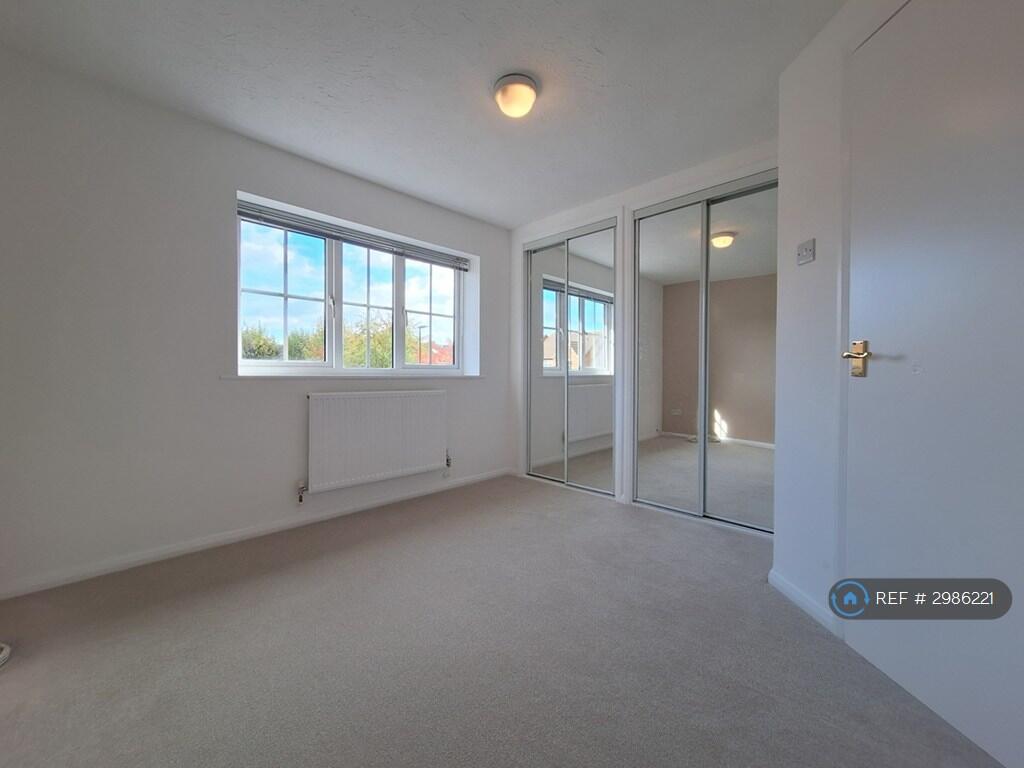 House in Gloucester - View 4