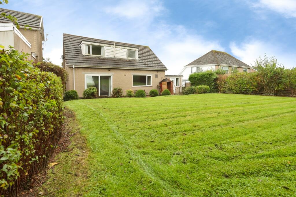 House in Pendle, Reedley, Reedley Hallows - View 4