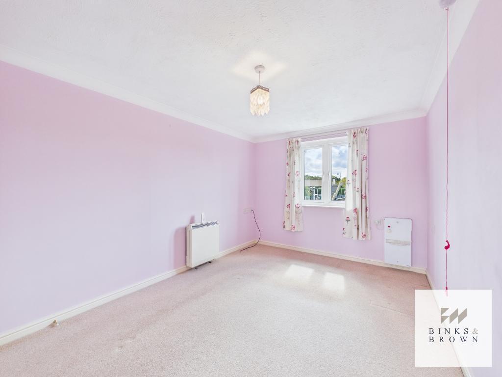 Apartment in Thurrock, Essex - View 4