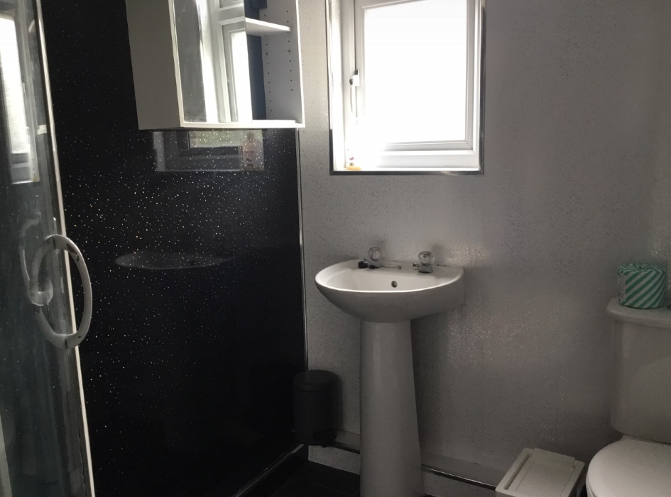 8 bedroom house for rent