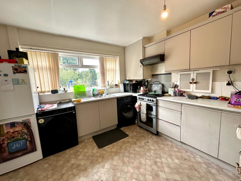 House in Walsall, Blakenall Heath - More