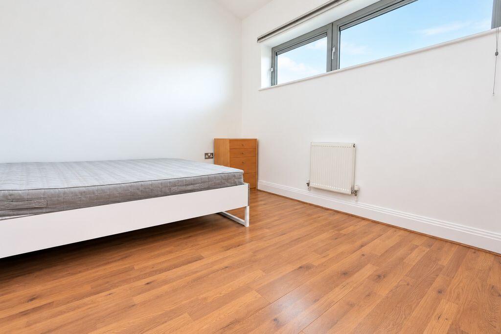 Apartment in London - View 3
