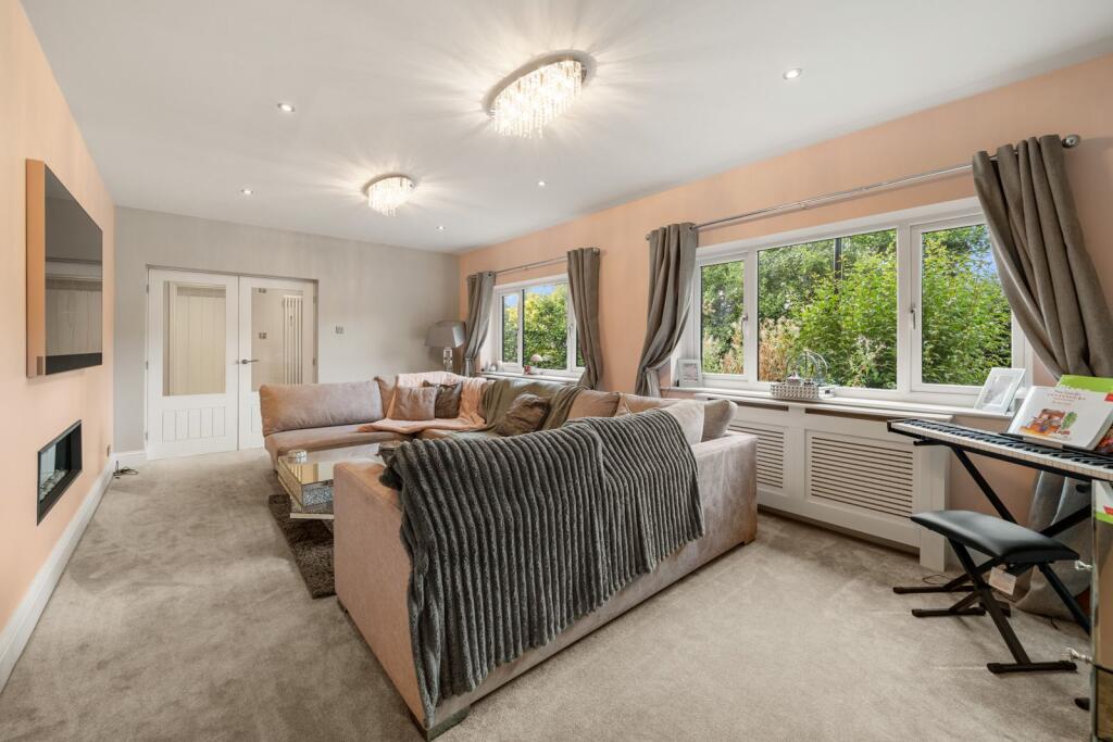 House in Halifax - View 5