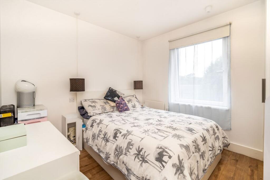 Apartment in London - View 5