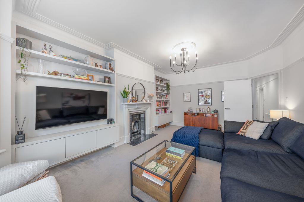 Apartment in London - More