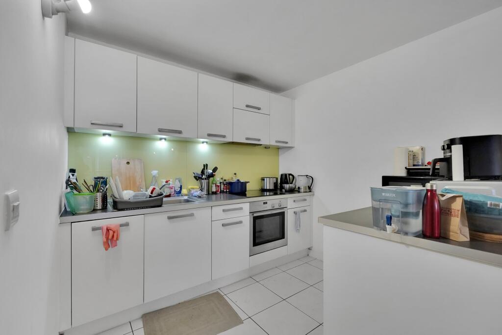 Apartment in London - View 3