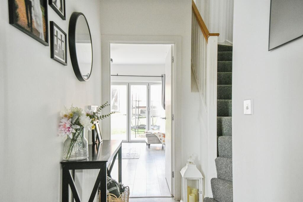 House in Vale of White Horse, Shrivenham - View 2
