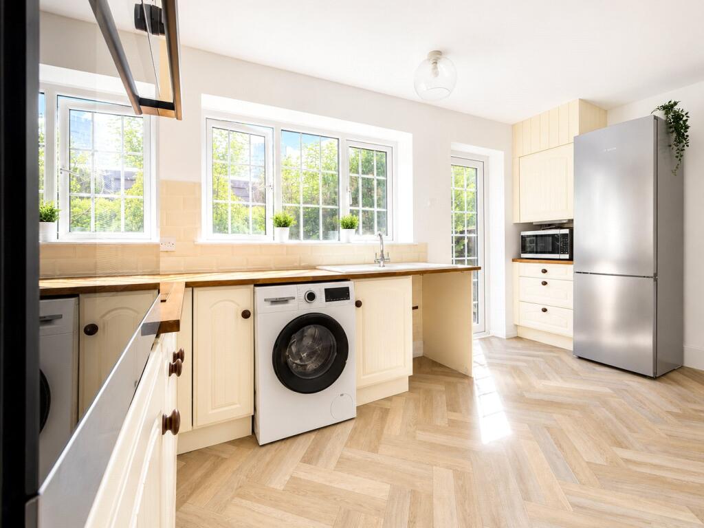 Branscombe Street, London, SE13 - View 2