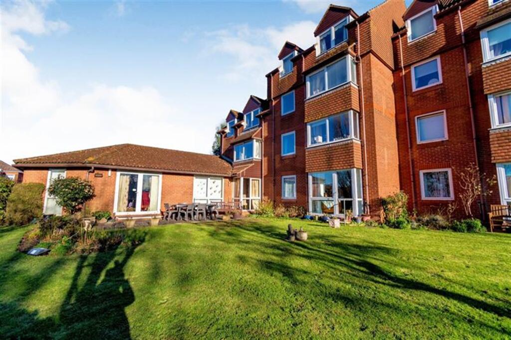 Main image of property: Homespinney House, River View Road, Bitterne Park, Southampton, SO18