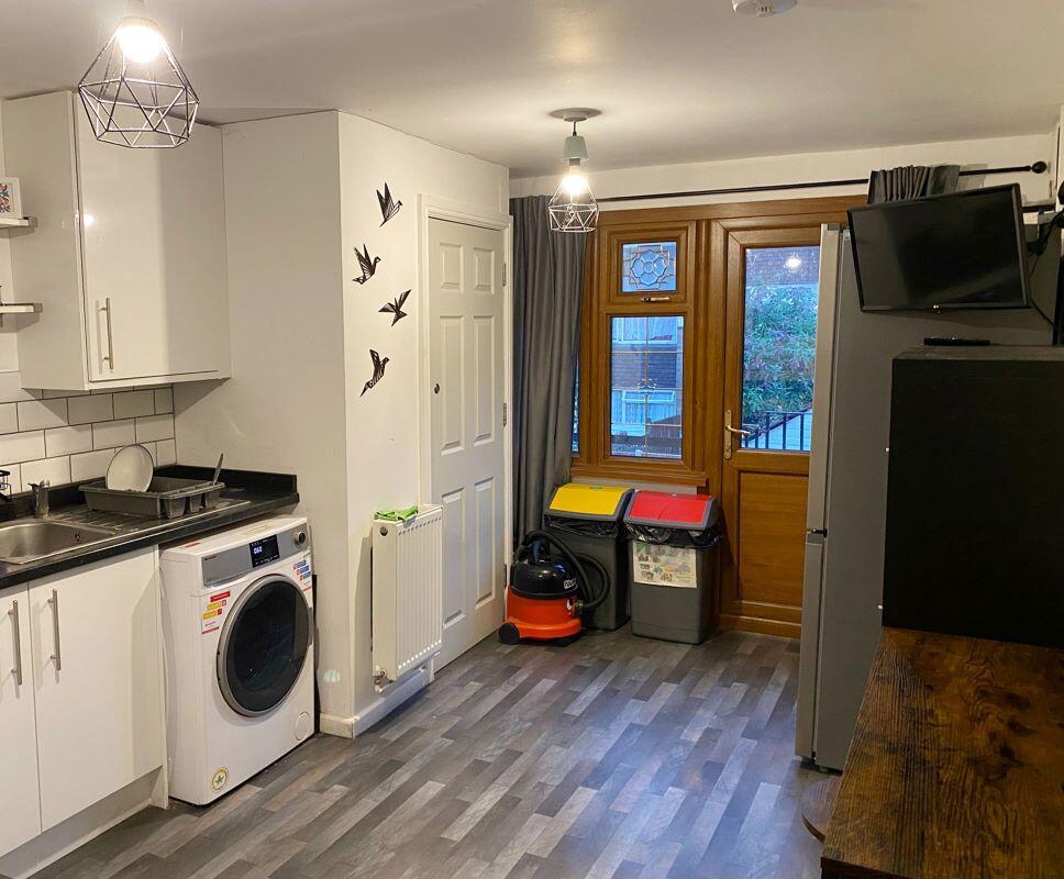 Additional image 5 of 25 Rosedale Avenue, Smethwick, West Midlands, B66 3JB